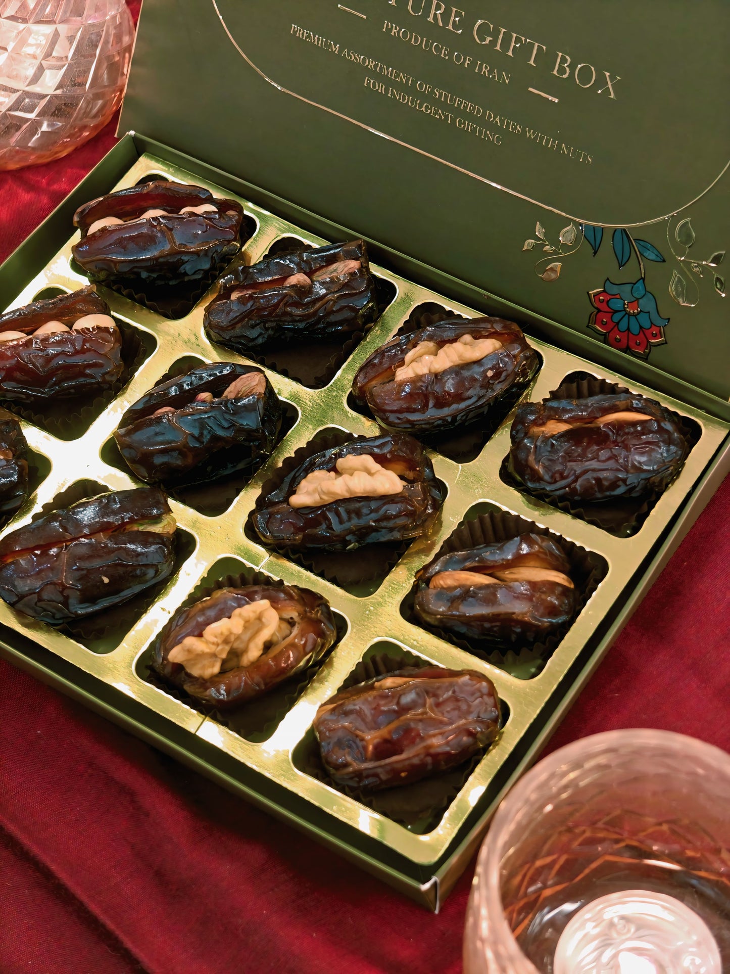 Signature Gift Box - 12 Pcs