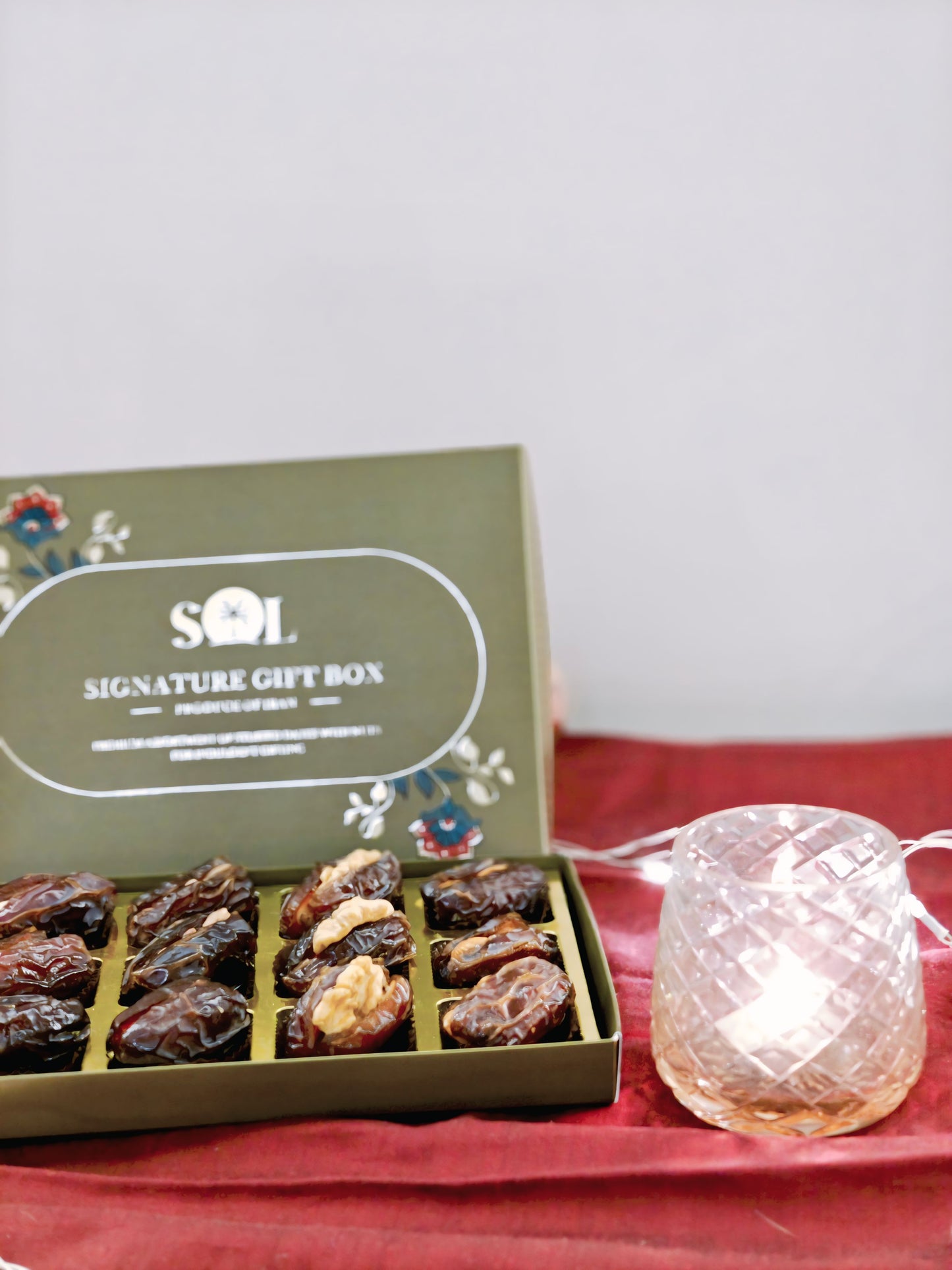 Signature Gift Box - 12 Pcs